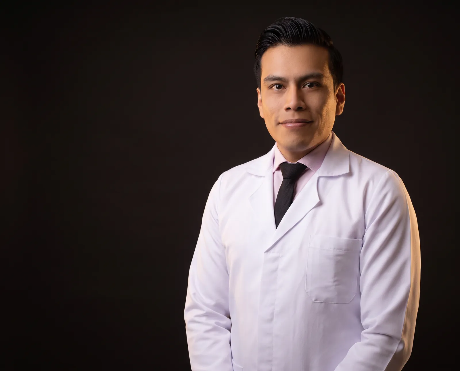 Dr. Christopher Naranjo, Cirujano Oral y Maxilofacial
